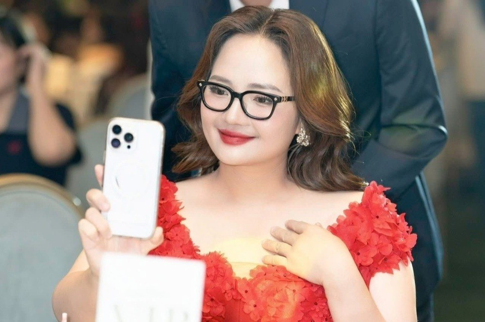 Cái bẫy từ Hoàng Hường, Ngân 98- Ảnh 2. Cái bẫy từ Hoàng Hường, Ngân 98- Ảnh 2.