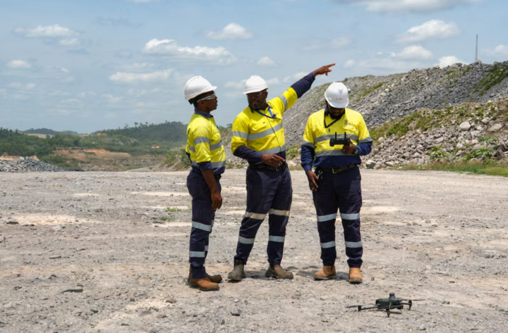 Dùng drone ngăn chặn khai thác vàng trái phép- Ảnh 4. Dùng drone ngăn chặn khai thác vàng trái phép- Ảnh 4.