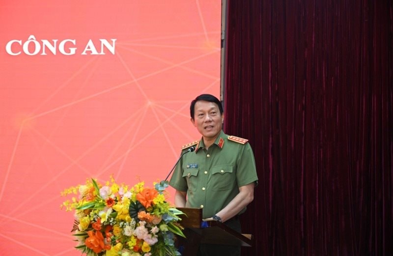 8 lãnh đạo chủ chốt của MobiFone vào biên chế của lực lượng Công an nhân dân- Ảnh 1. 8 lãnh đạo chủ chốt của MobiFone vào biên chế của lực lượng Công an nhân dân- Ảnh 1.