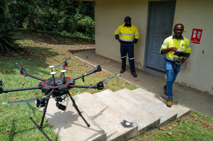 Dùng drone ngăn chặn khai thác vàng trái phép- Ảnh 2. Dùng drone ngăn chặn khai thác vàng trái phép- Ảnh 2.