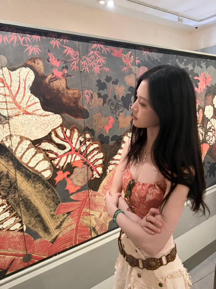 Tại sao Bảo tàng Mỹ thuật Việt Nam lên hình “đắt” đến vậy? Câu trả lời bất ngờ thuộc về sao nữ Triều Tuyết Lục- Ảnh 10. Tại sao Bảo tàng Mỹ thuật Việt Nam lên hình “đắt” đến vậy? Câu trả lời bất ngờ thuộc về sao nữ Triều Tuyết Lục- Ảnh 10.