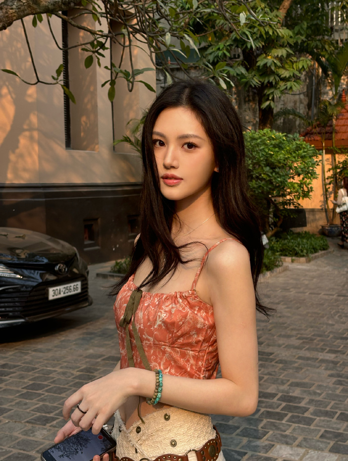 Tại sao Bảo tàng Mỹ thuật Việt Nam lên hình “đắt” đến vậy? Câu trả lời bất ngờ thuộc về sao nữ Triều Tuyết Lục- Ảnh 2. Tại sao Bảo tàng Mỹ thuật Việt Nam lên hình “đắt” đến vậy? Câu trả lời bất ngờ thuộc về sao nữ Triều Tuyết Lục- Ảnh 2.