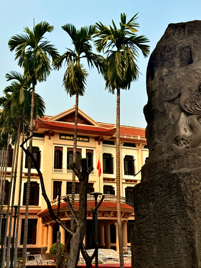 Tại sao Bảo tàng Mỹ thuật Việt Nam lên hình “đắt” đến vậy? Câu trả lời bất ngờ thuộc về sao nữ Triều Tuyết Lục- Ảnh 3. Tại sao Bảo tàng Mỹ thuật Việt Nam lên hình “đắt” đến vậy? Câu trả lời bất ngờ thuộc về sao nữ Triều Tuyết Lục- Ảnh 3.