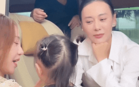 Phương Oanh lần đầu lộ diện- Ảnh 1. Phương Oanh lần đầu lộ diện- Ảnh 1.
