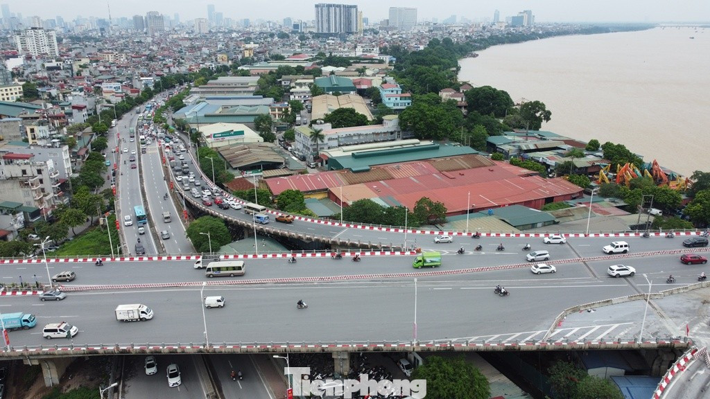 Hà Nội chỉ đạo chuẩn bị khởi công Đại lộ cảnh quan sông Hồng đầu năm 2026- Ảnh 1. Hà Nội chỉ đạo chuẩn bị khởi công Đại lộ cảnh quan sông Hồng đầu năm 2026- Ảnh 1.