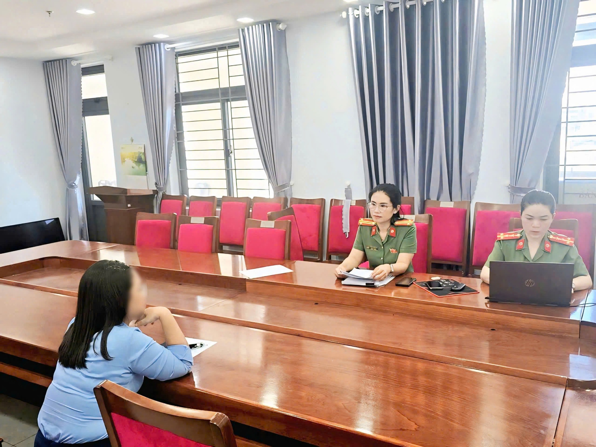 Hành vi phi pháp tại một tiệm vàng ở Đà Nẵng- Ảnh 1. Hành vi phi pháp tại một tiệm vàng ở Đà Nẵng- Ảnh 1.