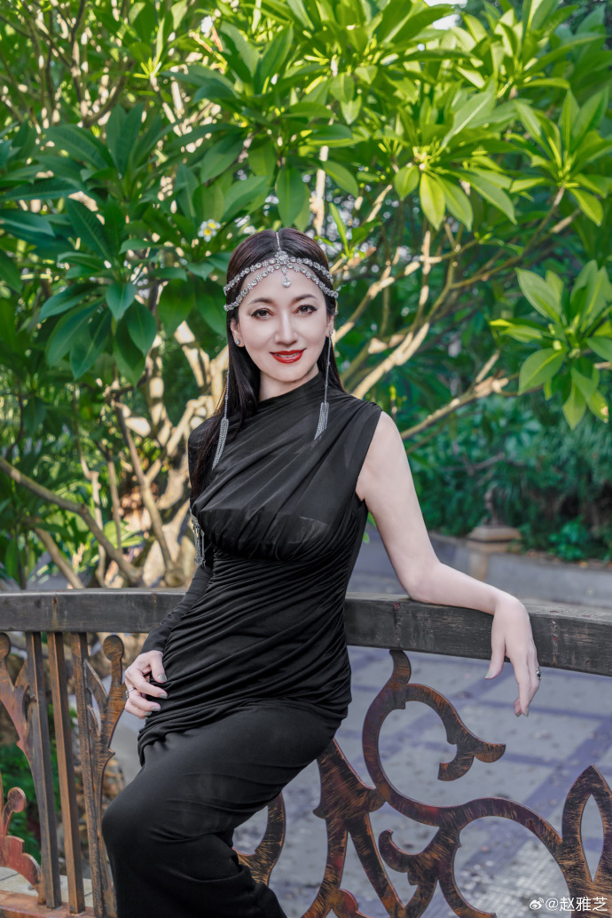 33 năm qua chưa thấy ai trẻ mãi không già như mỹ nhân này: Đẹp sang hết phần thiên hạ, chuẩn tinh hoa hội tụ- Ảnh 8. 33 năm qua chưa thấy ai trẻ mãi không già như mỹ nhân này: Đẹp sang hết phần thiên hạ, chuẩn tinh hoa hội tụ- Ảnh 8.