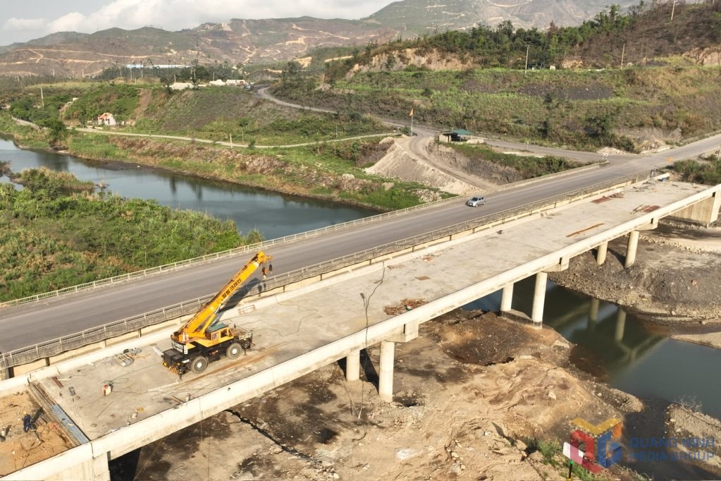 Mệnh lệnh từ công trường: Dự án 1.800 tỷ sắp "thay áo mới" cho tuyến cao tốc huyết mạch phía Bắc- Ảnh 2. Mệnh lệnh từ công trường: Dự án 1.800 tỷ sắp "thay áo mới" cho tuyến cao tốc huyết mạch phía Bắc- Ảnh 2.