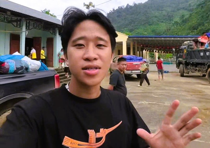 Chủ kênh Fanpage "Hà và Việt Nam" nổi tiếng cỡ nào?- Ảnh 1. Chủ kênh Fanpage "Hà và Việt Nam" nổi tiếng cỡ nào?- Ảnh 1.