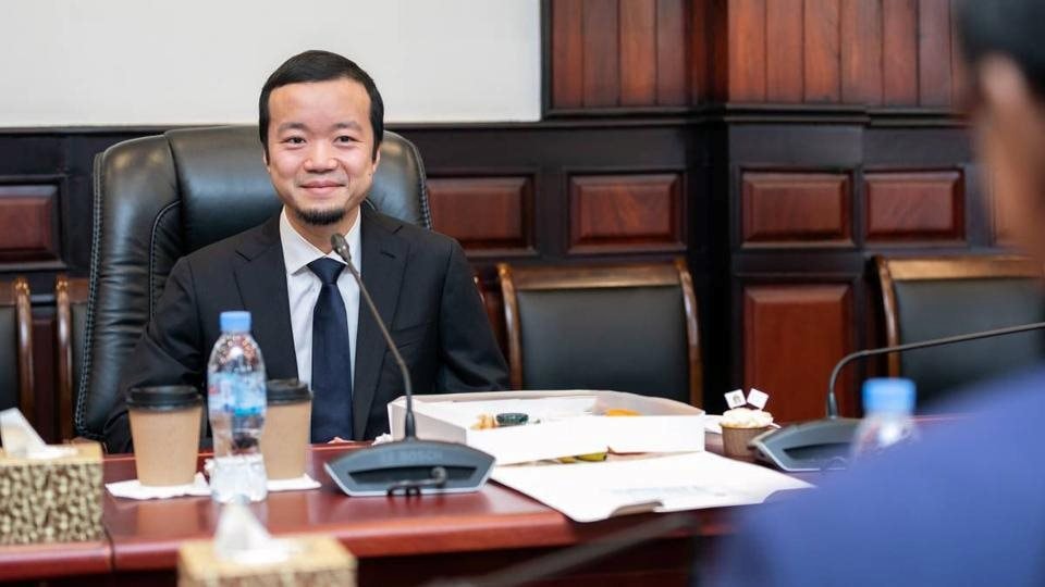 Đang từ doanh nhân tầm thường, Trần Chí làm thế nào mà trở thành “Bố già” của đế chế lừa đảo ở Campuchia?- Ảnh 2. Đang từ doanh nhân tầm thường, Trần Chí làm thế nào mà trở thành “Bố già” của đế chế lừa đảo ở Campuchia?- Ảnh 2.