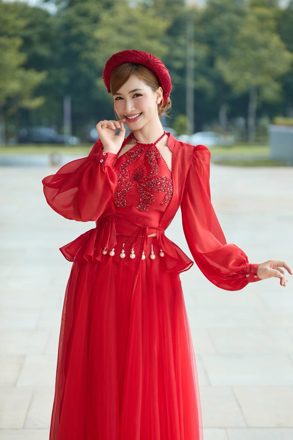 Hòa Minzy kiếm ít nhất 2 tỷ/tháng?- Ảnh 2. Hòa Minzy kiếm ít nhất 2 tỷ/tháng?- Ảnh 2.