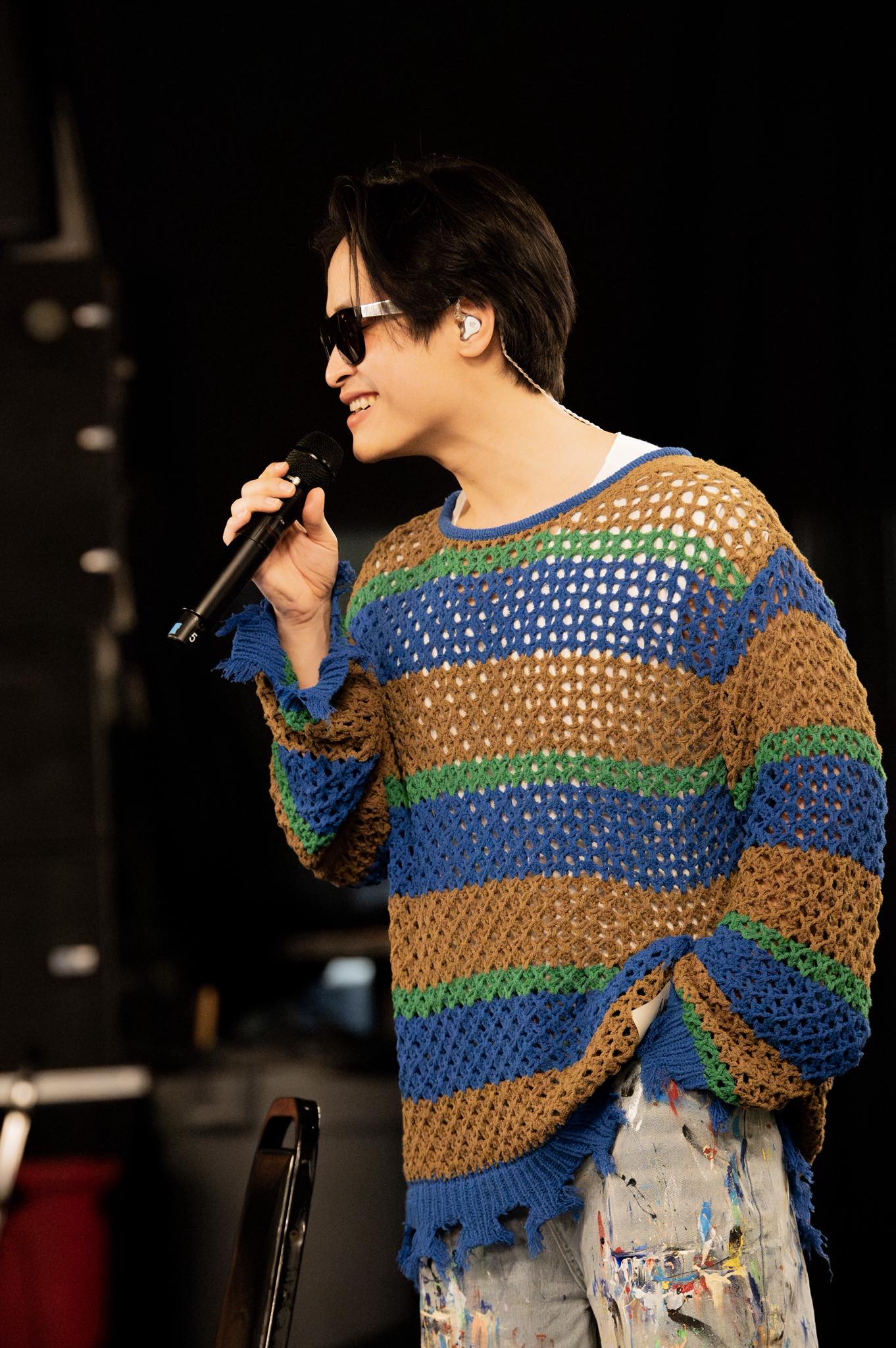 Phó Giáo sư - Tiến sĩ - Bác sĩ bay từ Việt Nam sang Mỹ và cái bắt tay với Hà Anh Tuấn gây sốt- Ảnh 6. Phó Giáo sư - Tiến sĩ - Bác sĩ bay từ Việt Nam sang Mỹ và cái bắt tay với Hà Anh Tuấn gây sốt- Ảnh 6.