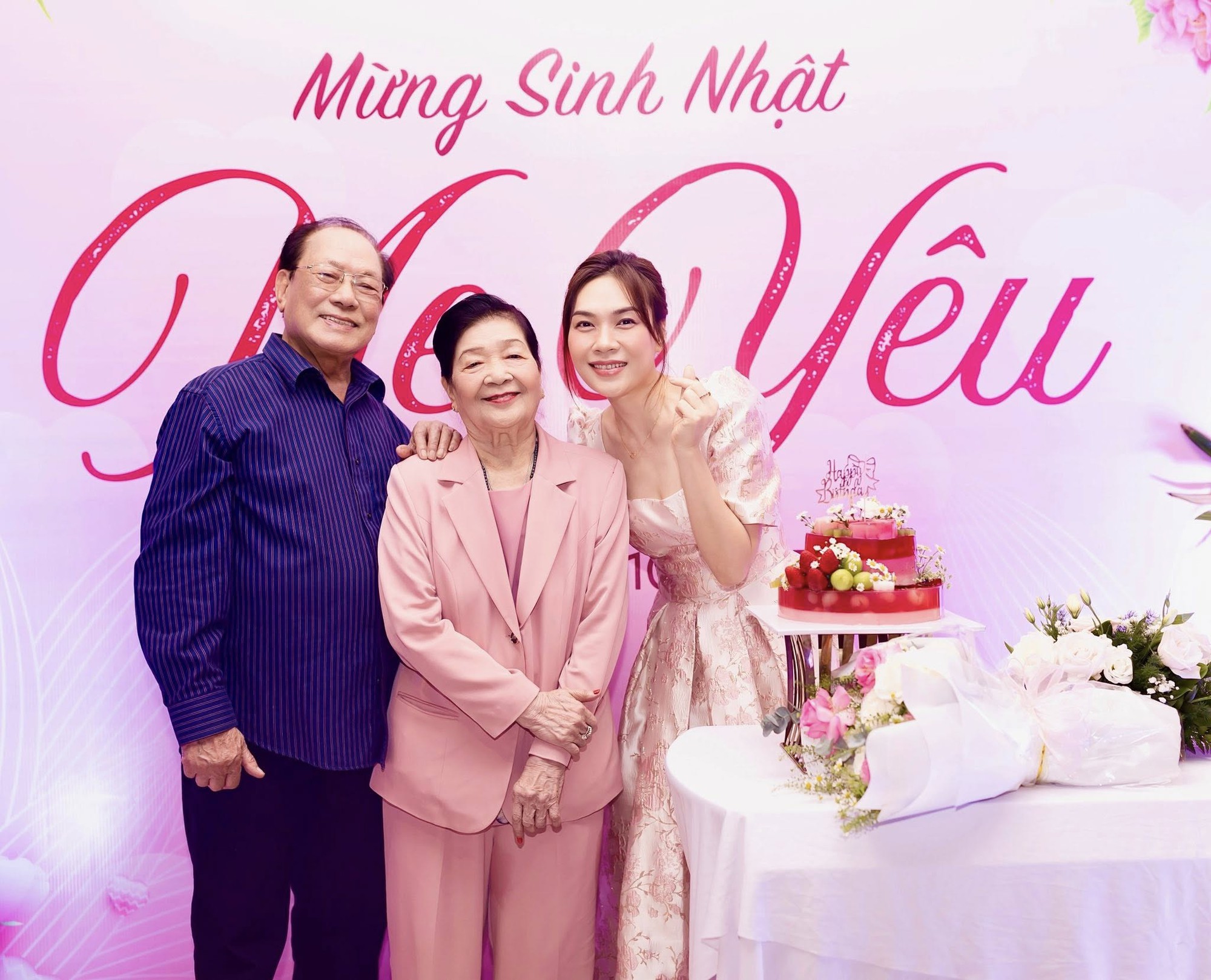 Mỹ Tâm làm chuyện chẳng giống ai- Ảnh 3. Mỹ Tâm làm chuyện chẳng giống ai- Ảnh 3.