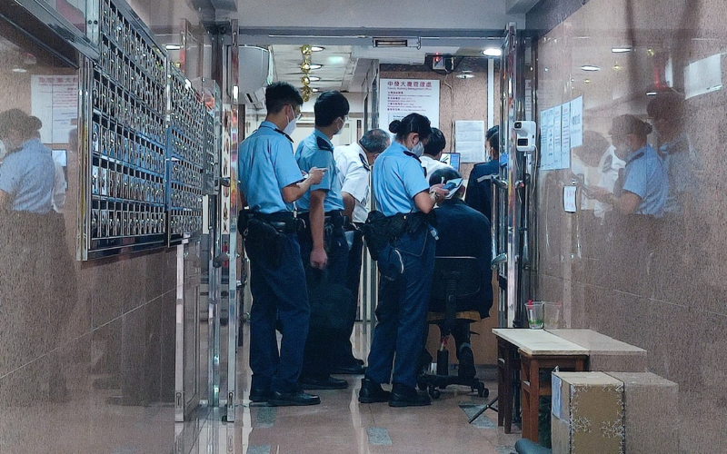 Chuyển khoản 4 lần tổng 3 tỷ đặt cọc mua nhà, chủ nhà khăng khăng chưa nhận tiền, người đàn ông chết sững: Công an vào cuộc!- Ảnh 2. Chuyển khoản 4 lần tổng 3 tỷ đặt cọc mua nhà, chủ nhà khăng khăng chưa nhận tiền, người đàn ông chết sững: Công an vào cuộc!- Ảnh 2.