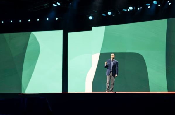 Oracle chuyển sang mô hình 2 CEO: Canh bạc lớn của vị Chủ tịch 81 tuổi- Ảnh 2. Oracle chuyển sang mô hình 2 CEO: Canh bạc lớn của vị Chủ tịch 81 tuổi- Ảnh 2.