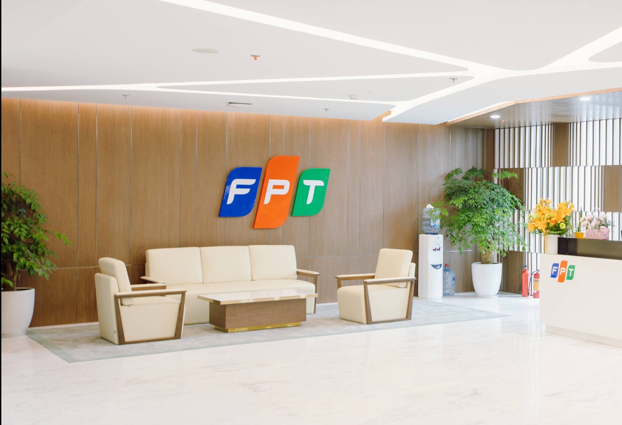 FPT lãi 35 tỷ đồng mỗi ngày- Ảnh 1. FPT lãi 35 tỷ đồng mỗi ngày- Ảnh 1.