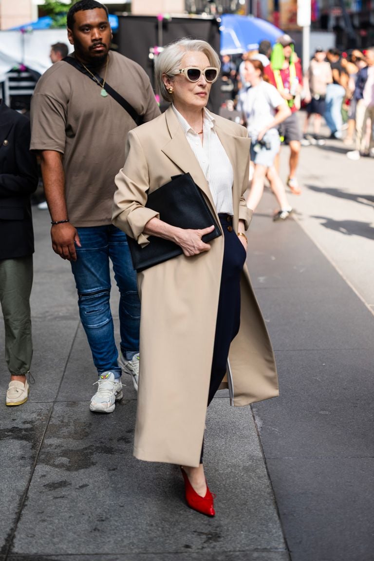 Mỹ nữ tóc bạc Meryl Streep: Ngoài 75 tuổi vẫn không bớt đẹp và sành điệu- Ảnh 12. Mỹ nữ tóc bạc Meryl Streep: Ngoài 75 tuổi vẫn không bớt đẹp và sành điệu- Ảnh 12.