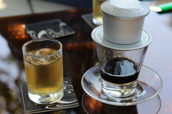 Tin vui cho người uống vài cốc cà phê, trà mỗi ngày- Ảnh 1. Tin vui cho người uống vài cốc cà phê, trà mỗi ngày- Ảnh 1.