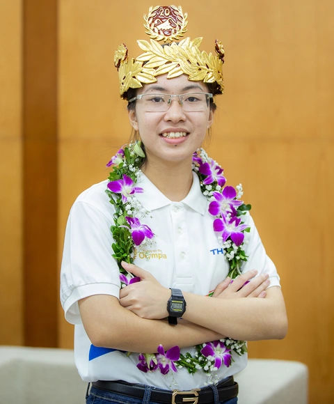 Suốt 25 năm Olympia, chỉ 4 cô gái chạm tay vào ngôi vị Quán quân: Họ là ai?- Ảnh 4. Suốt 25 năm Olympia, chỉ 4 cô gái chạm tay vào ngôi vị Quán quân: Họ là ai?- Ảnh 4.