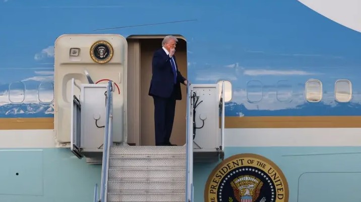 Fox News: Phát hiện 'điểm ngắm' bí ẩn hướng thẳng chuyên cơ Air Force One của ông Trump, FBI vào cuộc điều tra khẩn- Ảnh 2.