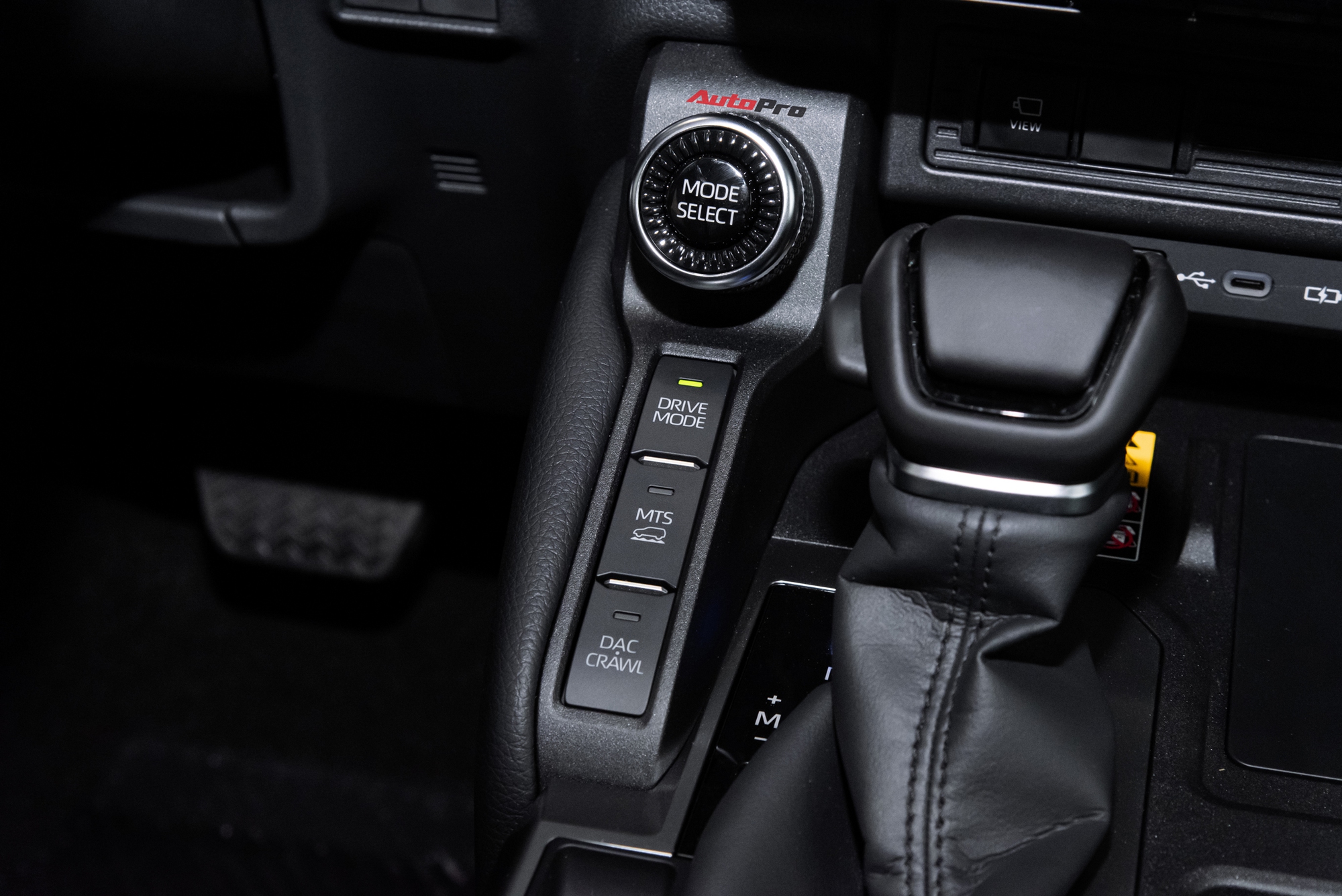 Qua thời ‘kèm lạc’ tới nửa tỷ, Toyota Prado nay giảm giá tại đại lý: Thực tế còn 3,43 tỷ đồng, lý do đến từ một điều dễ hiểu- Ảnh 17. Qua thời ‘kèm lạc’ tới nửa tỷ, Toyota Prado nay giảm giá tại đại lý: Thực tế còn 3,43 tỷ đồng, lý do đến từ một điều dễ hiểu- Ảnh 17.