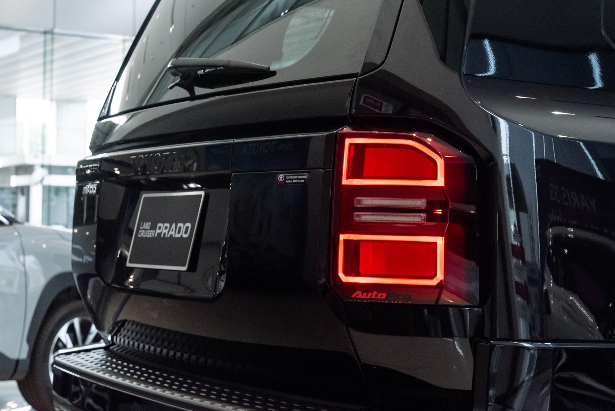 Qua thời ‘kèm lạc’ tới nửa tỷ, Toyota Prado nay giảm giá tại đại lý: Thực tế còn 3,43 tỷ đồng, lý do đến từ một điều dễ hiểu- Ảnh 13. Qua thời ‘kèm lạc’ tới nửa tỷ, Toyota Prado nay giảm giá tại đại lý: Thực tế còn 3,43 tỷ đồng, lý do đến từ một điều dễ hiểu- Ảnh 13.