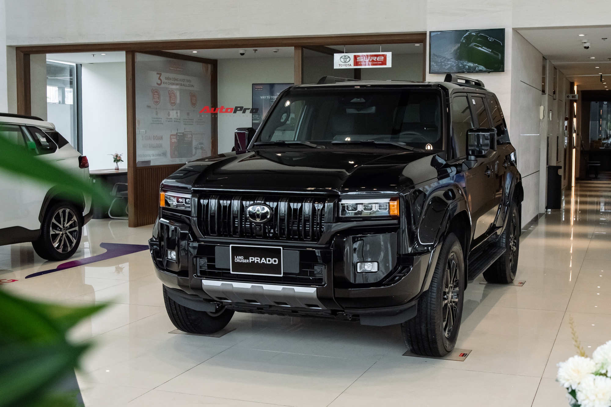Qua thời ‘kèm lạc’ tới nửa tỷ, Toyota Prado nay giảm giá tại đại lý: Thực tế còn 3,43 tỷ đồng, lý do đến từ một điều dễ hiểu- Ảnh 6. Qua thời ‘kèm lạc’ tới nửa tỷ, Toyota Prado nay giảm giá tại đại lý: Thực tế còn 3,43 tỷ đồng, lý do đến từ một điều dễ hiểu- Ảnh 6.