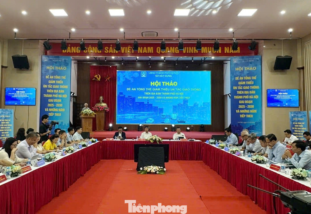Đề xuất người dân Hà Nội đi làm, đi học lệch khung giờ để giảm ùn tắc- Ảnh 1. Đề xuất người dân Hà Nội đi làm, đi học lệch khung giờ để giảm ùn tắc- Ảnh 1.
