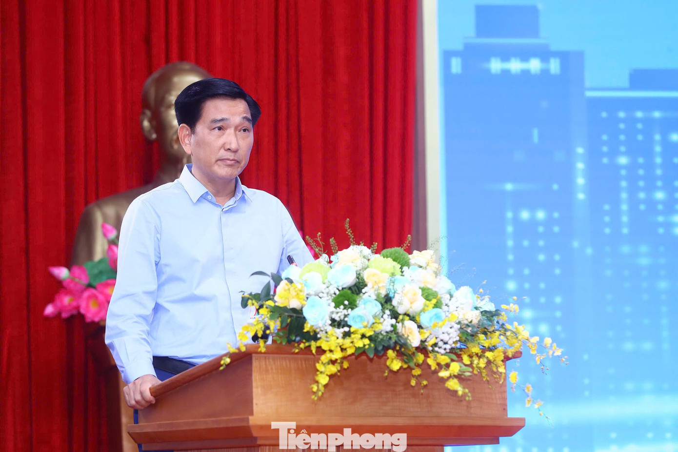 Đề xuất người dân Hà Nội đi làm, đi học lệch khung giờ để giảm ùn tắc- Ảnh 3. Đề xuất người dân Hà Nội đi làm, đi học lệch khung giờ để giảm ùn tắc- Ảnh 3.