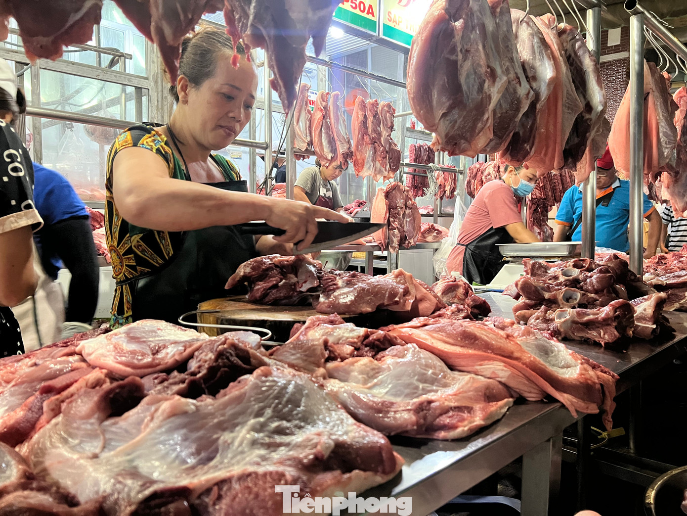Loạn giá thịt lợn- Ảnh 1. Loạn giá thịt lợn- Ảnh 1.