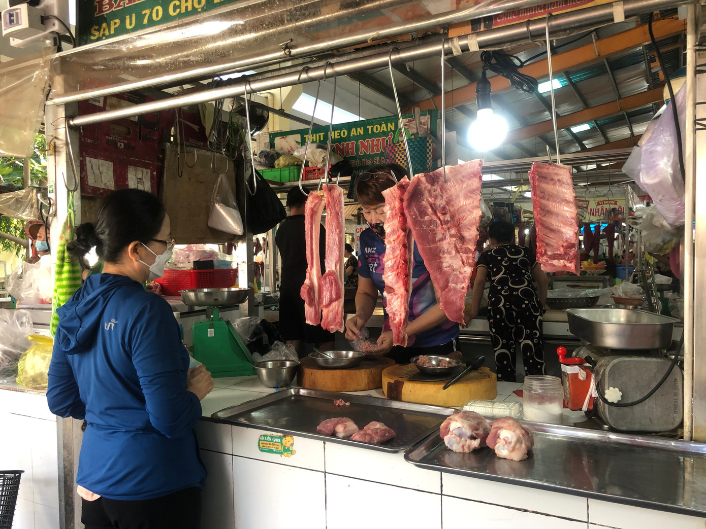 Loạn giá thịt lợn- Ảnh 2. Loạn giá thịt lợn- Ảnh 2.