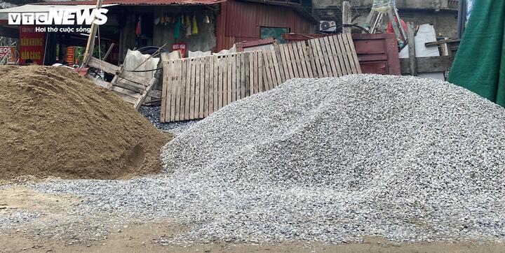 Giá vật liệu xây dựng tăng cao, giá nhà càng khó giảm- Ảnh 1. Giá vật liệu xây dựng tăng cao, giá nhà càng khó giảm- Ảnh 1.