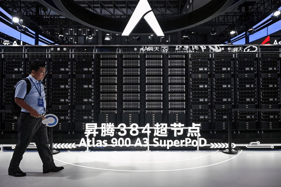 Công nghệ AI Trung Quốc đến mức nào mà khiến CEO Nvidia phải than thị phần giảm từ 95% về 0%?- Ảnh 2. Công nghệ AI Trung Quốc đến mức nào mà khiến CEO Nvidia phải than thị phần giảm từ 95% về 0%?- Ảnh 2.