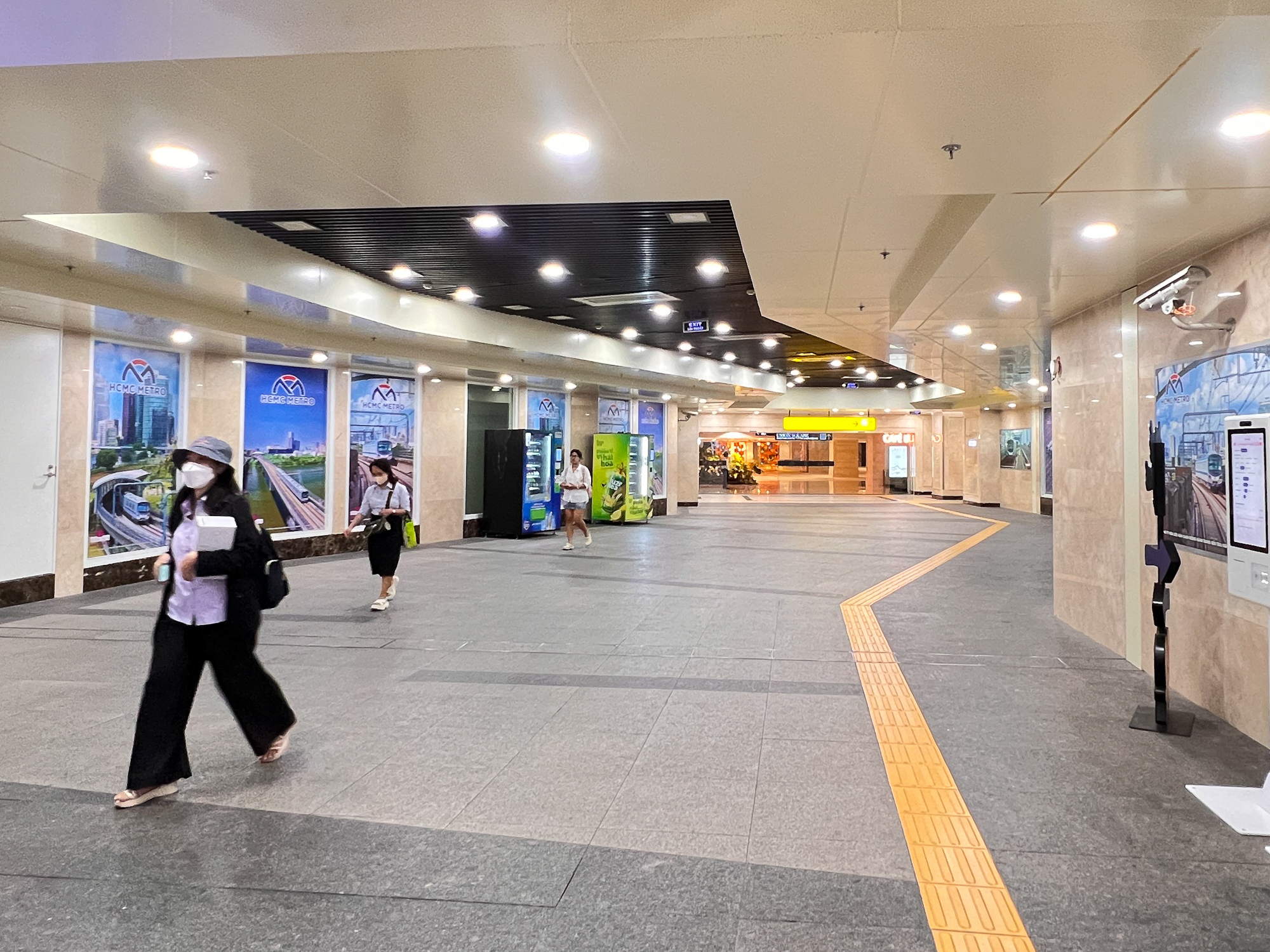 Ngắm tòa nhà đầu tiên kết nối với ga metro: Nơi Hermès, Dior, Bvlgari hội tụ, từng 'nằm trong tay' tỷ phú Phạm Nhật Vượng- Ảnh 3. Ngắm tòa nhà đầu tiên kết nối với ga metro: Nơi Hermès, Dior, Bvlgari hội tụ, từng 'nằm trong tay' tỷ phú Phạm Nhật Vượng- Ảnh 3.