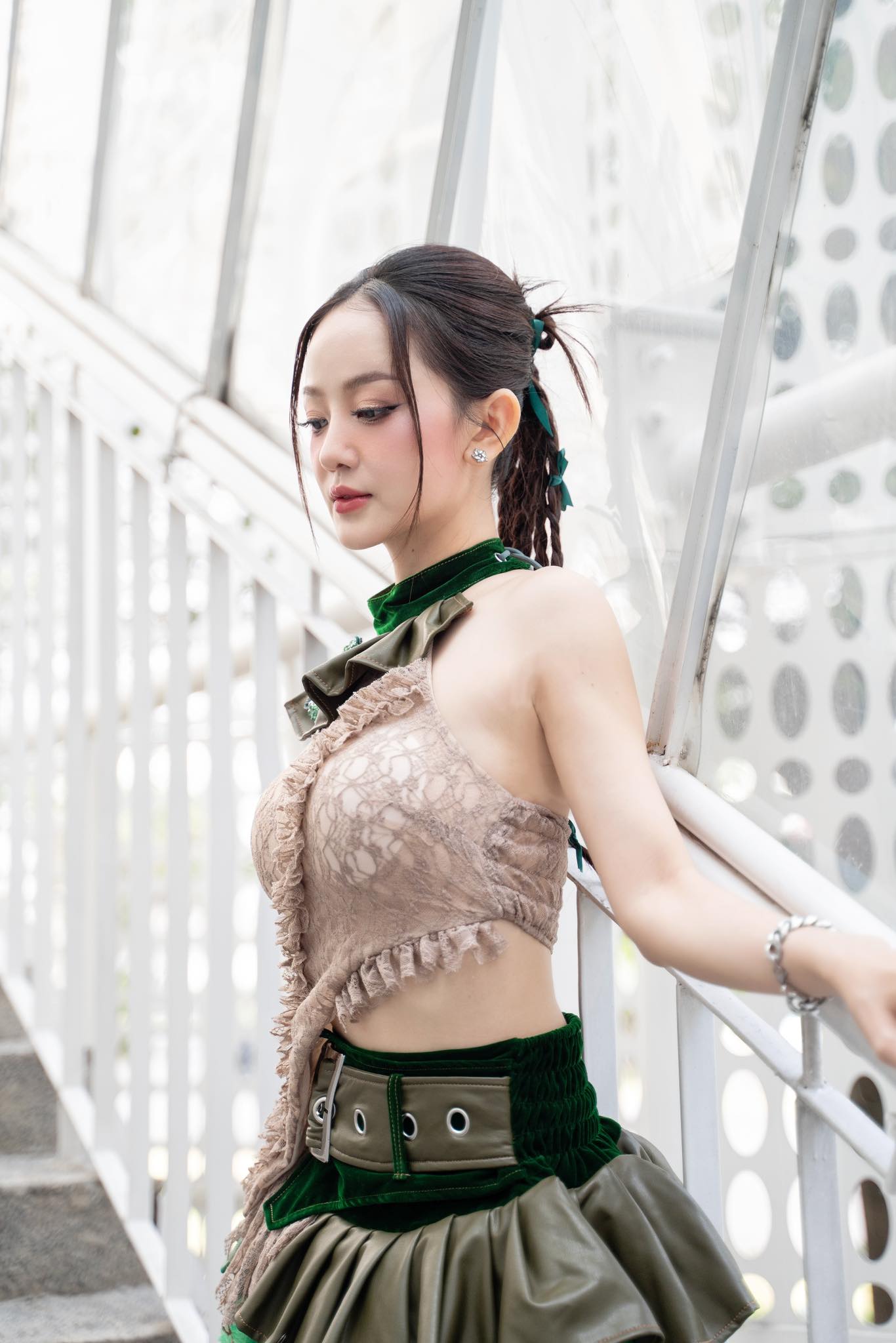 Bạn gái kín tiếng của Liên Bỉnh Phát: Cựu thành viên Mắt Ngọc, gợi cảm như Triệu Lệ Dĩnh- Ảnh 2. Bạn gái kín tiếng của Liên Bỉnh Phát: Cựu thành viên Mắt Ngọc, gợi cảm như Triệu Lệ Dĩnh- Ảnh 2.