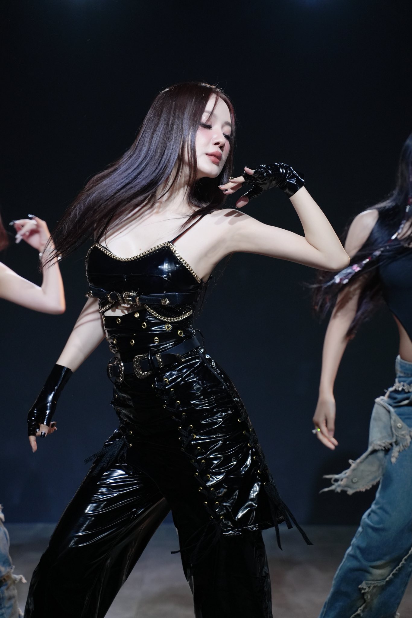 Bạn gái kín tiếng của Liên Bỉnh Phát: Cựu thành viên Mắt Ngọc, gợi cảm như Triệu Lệ Dĩnh- Ảnh 3. Bạn gái kín tiếng của Liên Bỉnh Phát: Cựu thành viên Mắt Ngọc, gợi cảm như Triệu Lệ Dĩnh- Ảnh 3.