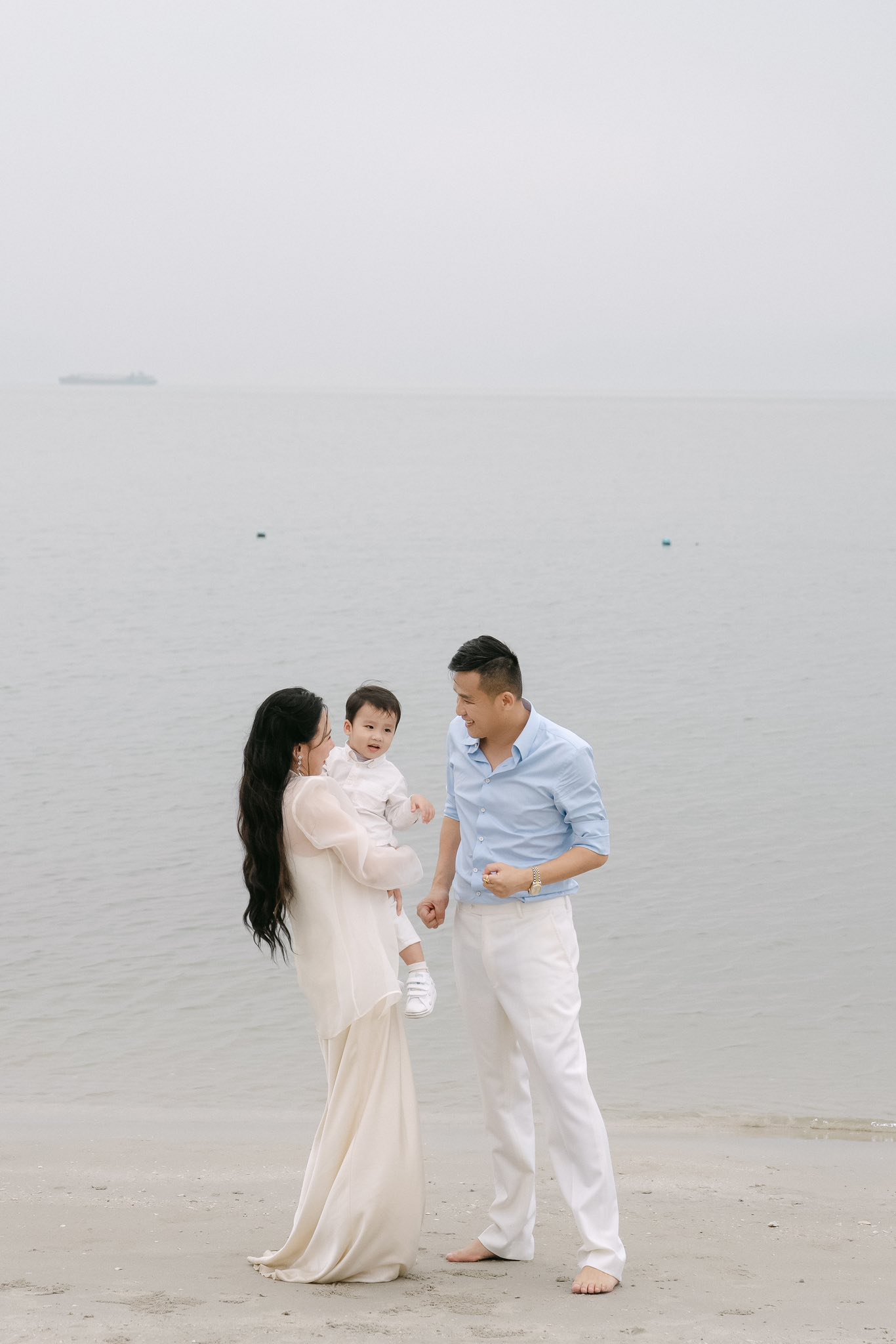 Ngoại hình nữ ca sĩ ở biệt thự 600m2, sở hữu nhà từ Nam ra Bắc, 45 tuổi kết hôn, lần đầu công khai có con- Ảnh 11. Ngoại hình nữ ca sĩ ở biệt thự 600m2, sở hữu nhà từ Nam ra Bắc, 45 tuổi kết hôn, lần đầu công khai có con- Ảnh 11.