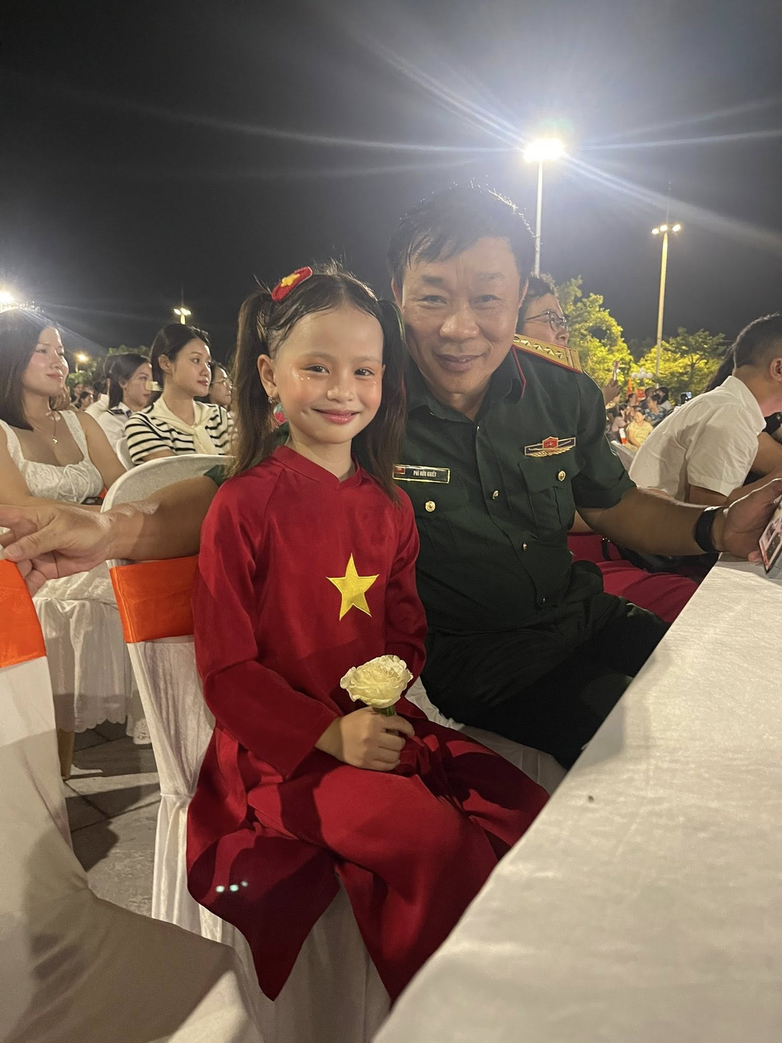 Bé gái 7 tuổi cực đắt show nhờ song ca với Mỹ Tâm tại Đại lễ 2/9- Ảnh 7. Bé gái 7 tuổi cực đắt show nhờ song ca với Mỹ Tâm tại Đại lễ 2/9- Ảnh 7.