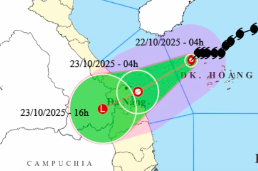 Bão số 12 Fengshen sắp dội "bom nước" tới 900 mm, khu vực nào của miền Trung chịu ảnh hưởng?- Ảnh 1. Bão số 12 Fengshen sắp dội "bom nước" tới 900 mm, khu vực nào của miền Trung chịu ảnh hưởng?- Ảnh 1.