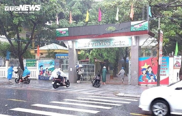 Học sinh toàn TP Đà Nẵng nghỉ học từ chiều 22/10- Ảnh 1. Học sinh toàn TP Đà Nẵng nghỉ học từ chiều 22/10- Ảnh 1.