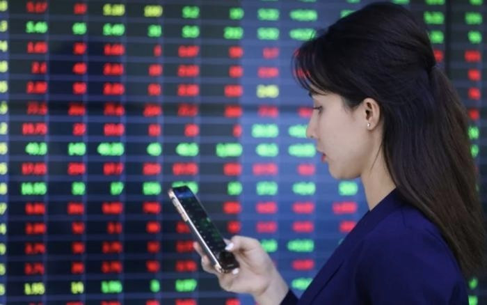 Nhà đầu tư lỗ hay lãi khi 'bắt đáy’ chứng khoán phiên lao dốc?- Ảnh 1.