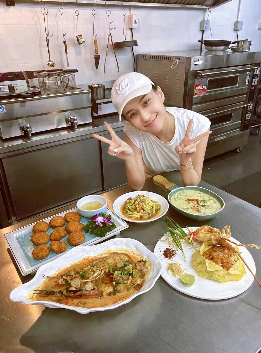 Bữa ăn 100 triệu đồng của Hà Siêu Liên- Ảnh 10. Bữa ăn 100 triệu đồng của Hà Siêu Liên- Ảnh 10.
