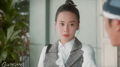 Nhan sắc Phương Oanh nay sao lạ quá, càng nhìn càng hoang mang Nhan sắc Phương Oanh nay sao lạ quá, càng nhìn càng hoang mang