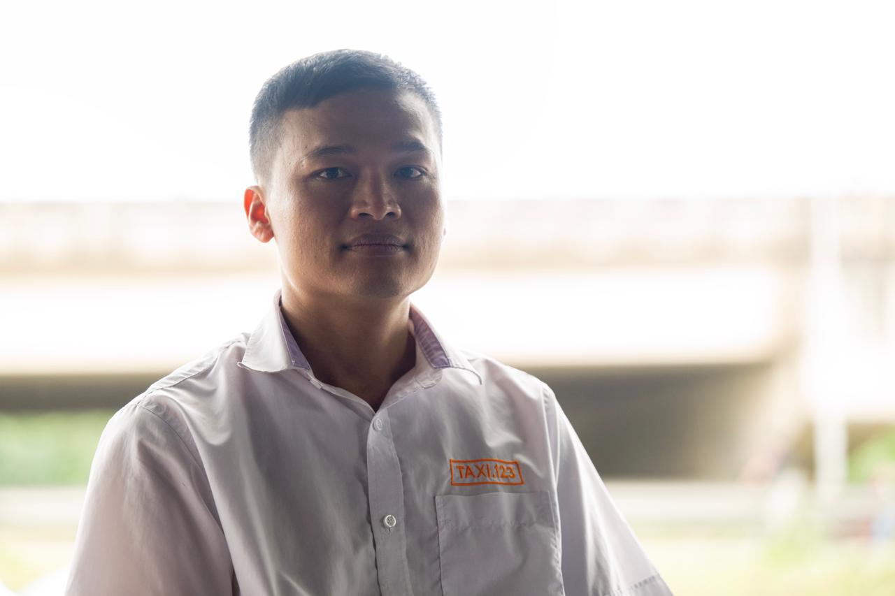 Tài xế taxi lên tiếng về hiểu nhầm trong câu chuyện giúp đỡ người cha có con nguy kịch tại Bệnh viện Bạch Mai- Ảnh 1. Tài xế taxi lên tiếng về hiểu nhầm trong câu chuyện giúp đỡ người cha có con nguy kịch tại Bệnh viện Bạch Mai- Ảnh 1.