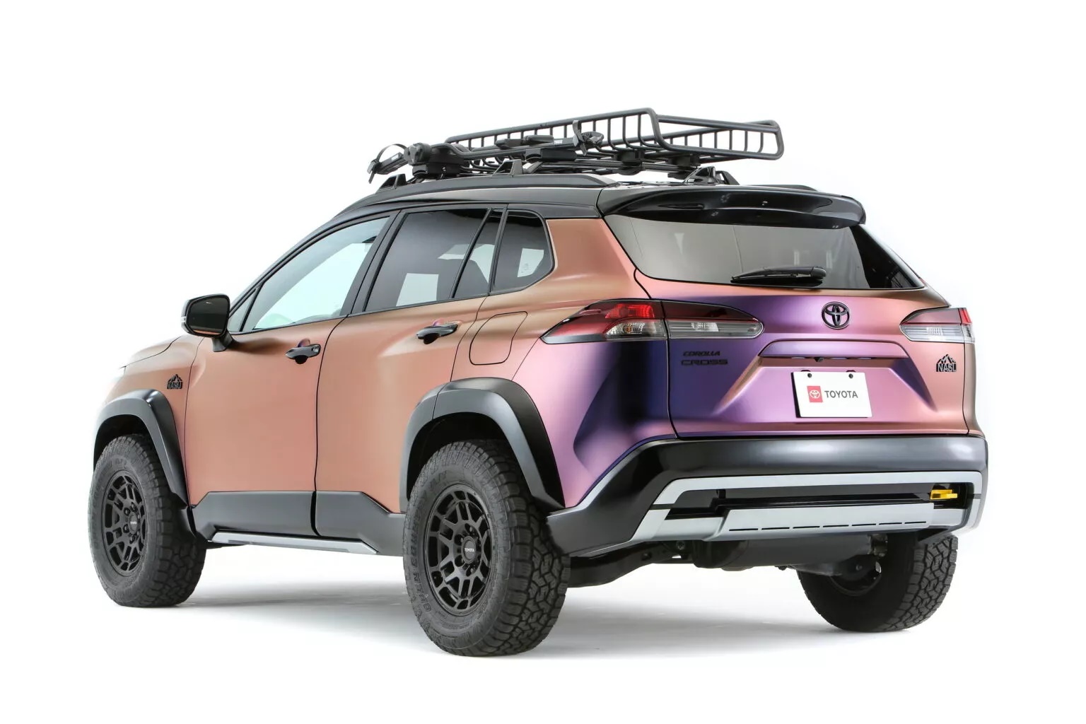 Toyota Corolla Cross bất ngờ thêm bản offroad: Gầm cao, lốp khủng, cốp thiết kế cực lạ, nhưng có chi tiết làm cho đẹp chứ không mấy tác dụng- Ảnh 3. Toyota Corolla Cross bất ngờ thêm bản offroad: Gầm cao, lốp khủng, cốp thiết kế cực lạ, nhưng có chi tiết làm cho đẹp chứ không mấy tác dụng- Ảnh 3.