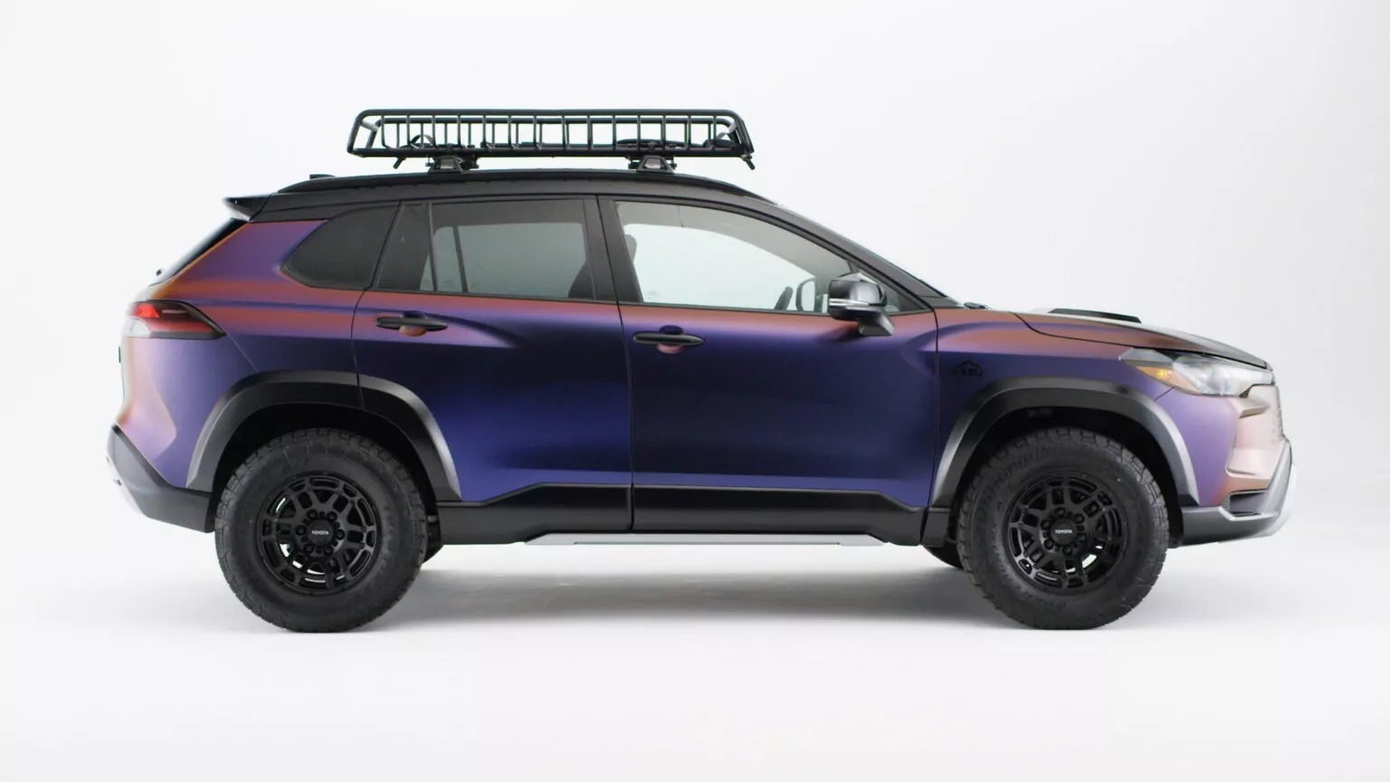 Toyota Corolla Cross bất ngờ thêm bản offroad: Gầm cao, lốp khủng, cốp thiết kế cực lạ, nhưng có chi tiết làm cho đẹp chứ không mấy tác dụng- Ảnh 6. Toyota Corolla Cross bất ngờ thêm bản offroad: Gầm cao, lốp khủng, cốp thiết kế cực lạ, nhưng có chi tiết làm cho đẹp chứ không mấy tác dụng- Ảnh 6.