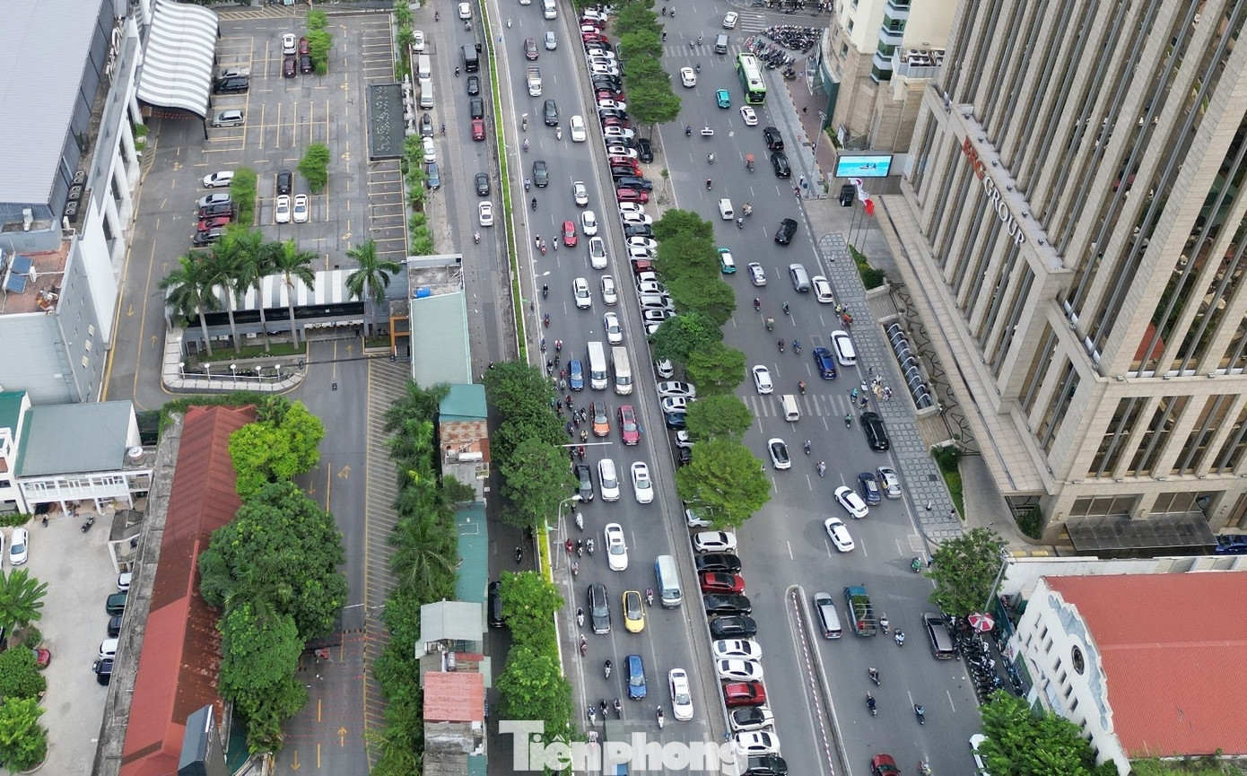 Thực trạng tại 4 'điểm đen' ùn tắc giao thông được Hà Nội ưu tiên xử lý- Ảnh 8. Thực trạng tại 4 'điểm đen' ùn tắc giao thông được Hà Nội ưu tiên xử lý- Ảnh 8.