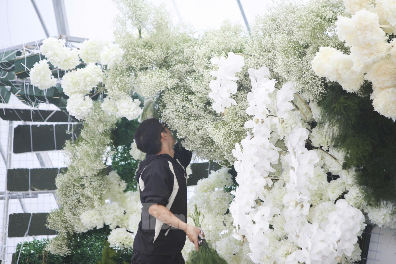 Bên trong rạp cưới mái vòm 3.000 m2 được nhà chồng Đỗ Thị Hà dựng bên bờ sông Nhật Lệ- Ảnh 15.