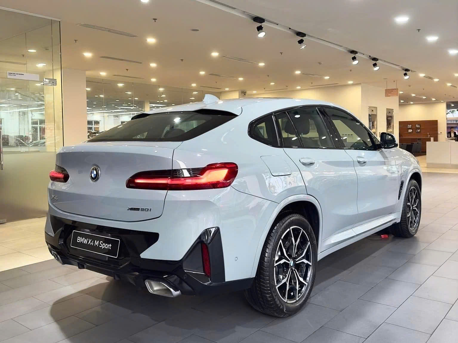 Bộ đôi BMW X4 và 5 Series giảm giá đến 480 triệu đồng tại đại lý, tiền dư ra đủ mua thêm Hyundai Grand i10 bản cao nhất- Ảnh 2.
