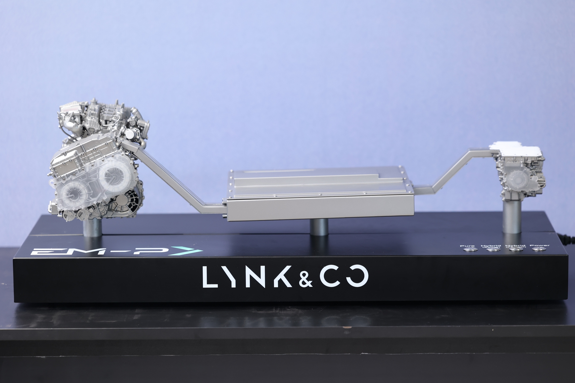 Lynk & Co 08 sắp ra mắt và câu hỏi: Món mới đủ vị khác biệt trong “bữa tiệc” PHEV tại Việt Nam?- Ảnh 1. Lynk & Co 08 sắp ra mắt và câu hỏi: Món mới đủ vị khác biệt trong “bữa tiệc” PHEV tại Việt Nam?- Ảnh 1.